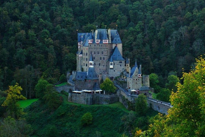 Excursión privada al Castillo de Eltz, Cochem y el Valle del Mosela desde Frankfurt