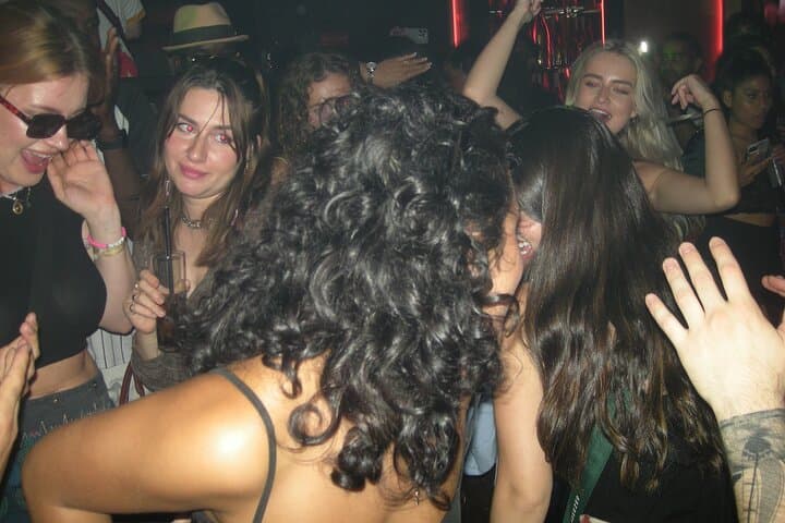 Barcelona Pub Crawl: 3 geführte Bars + VIP Club-Eintritt — Foto 5