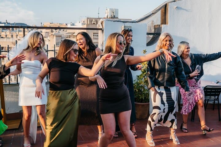 Corso di Salsa sul Tetto di Madrid con Sangria Illimitata — foto 3