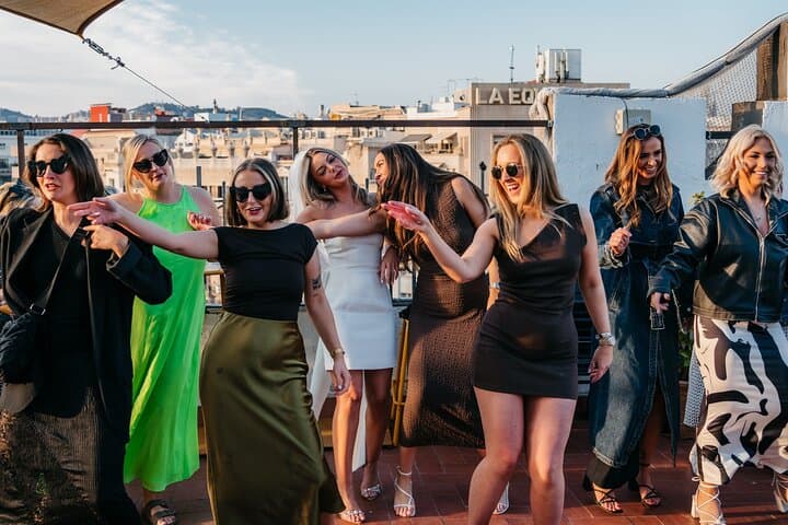 Corso di Salsa sul Tetto di Madrid con Sangria Illimitata — foto 4