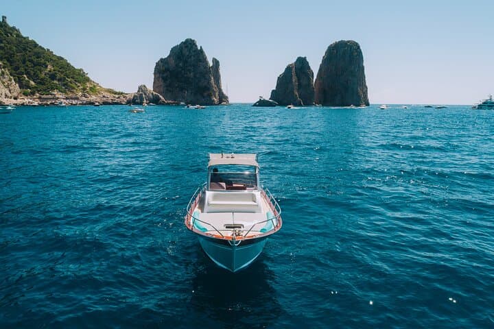 Privater Bootsausflug nach Capri von Sorrento, Positano oder Amalfi — Foto 2