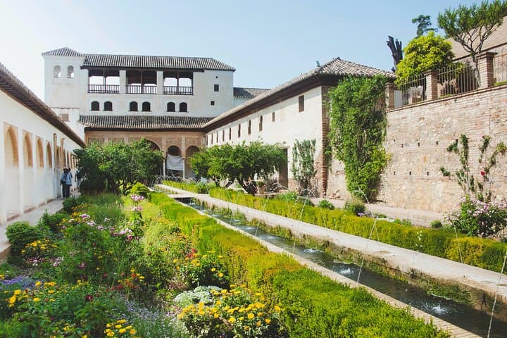 Tour guidato dei Giardini del Generalife dell'Alhambra con accesso prioritario — foto 3
