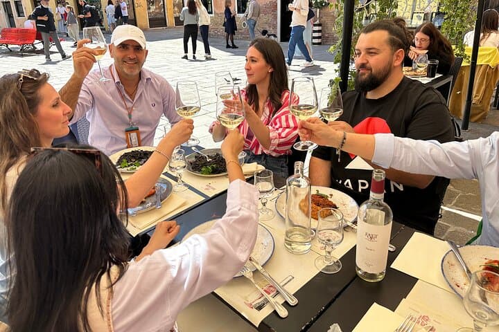 Rialto Markt Food Tour: Weinprobe und Sightseeing in Venedig — Foto 3