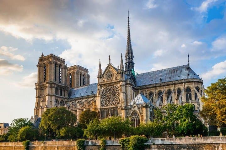 Notre Dame de París: Tour Guiado Semi Privado o Privado — foto 4