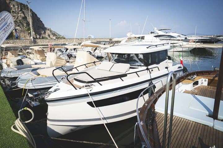 Tour privato in barca ad alta velocità di 4 ore a Capri da Amalfi — foto 2