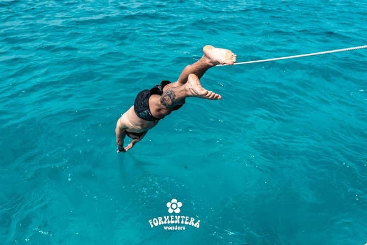 Escursione in barca a Formentera da Ibiza con open bar e festa al tramonto — foto 4