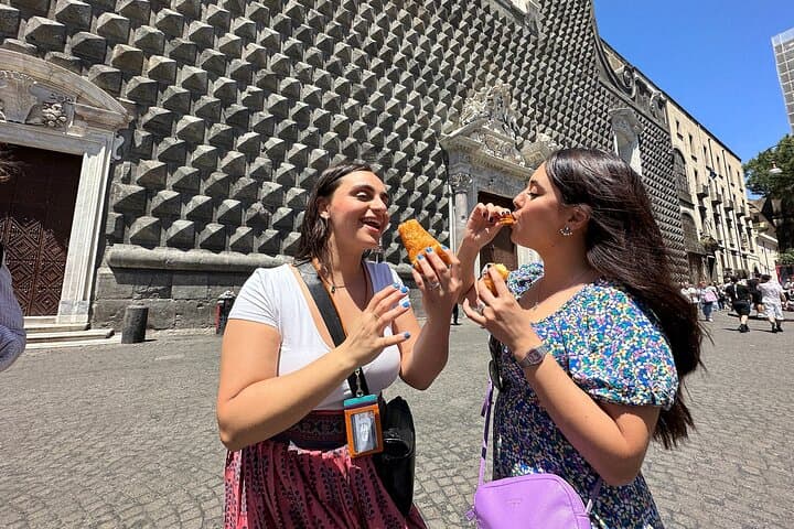 Kleine Gruppen Street Food und Walking Tour in Neapel — Foto 2