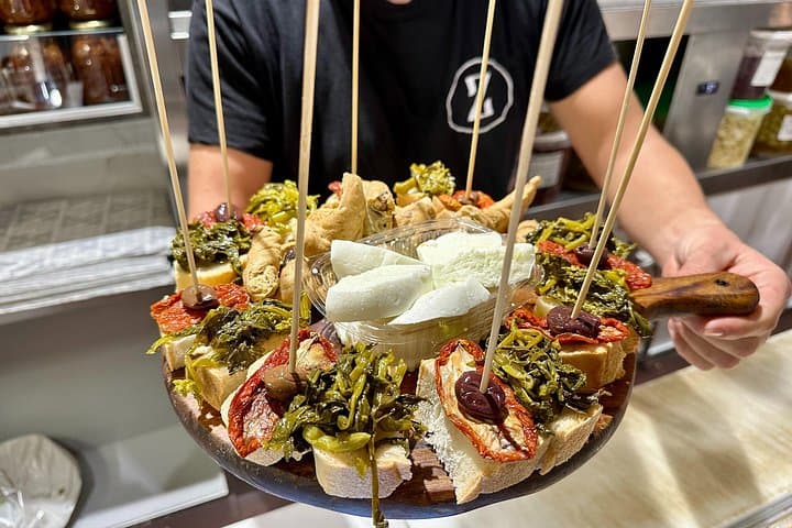 Kleine Gruppen Street Food und Walking Tour in Neapel — Foto 4