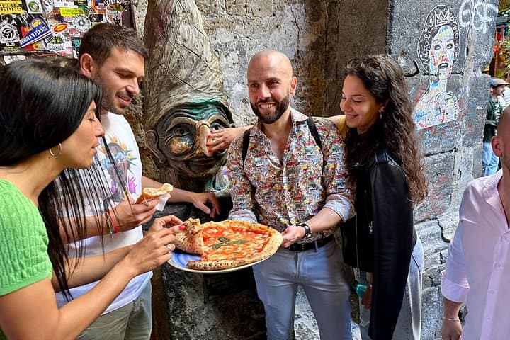 Tour Gastronomico di Napoli con Guida Locale — foto 2