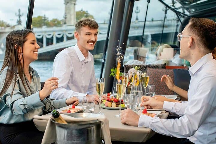 Bateaux Parisiens Seine River Lunch Cruise