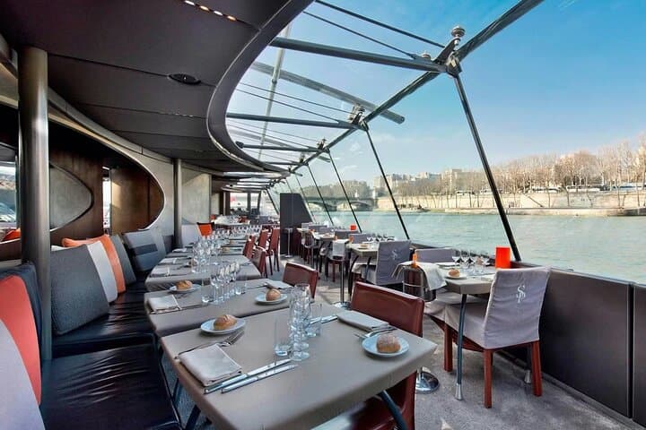 Bateaux Parisiens Seine-Fluss Mittagskreuzfahrt — Foto 3