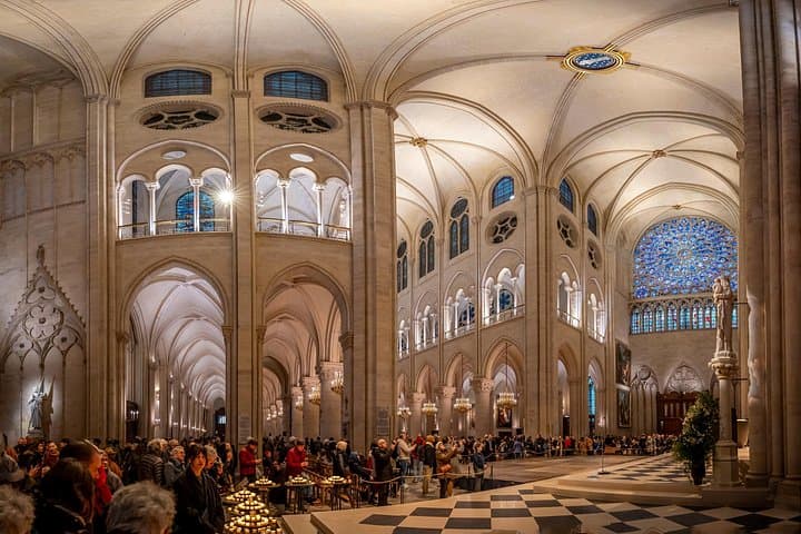 Visite Guidée en Petit Groupe de l'Intérieur et de l'Extérieur de Notre-Dame — photo 5