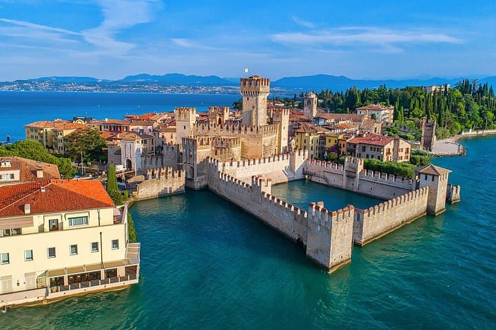 Da Venezia: Verona, Sirmione e Lago di Garda con Crociera in Barca — foto 3