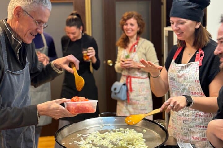 Paella-Workshop mit unbegrenzter Sangria im Zentrum von Madrid — Foto 3