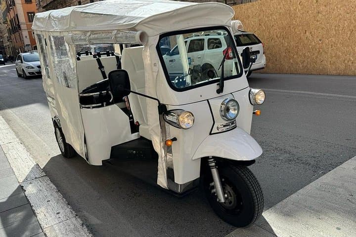 Visite privée en Tuk Tuk électrique à Rome — photo 4