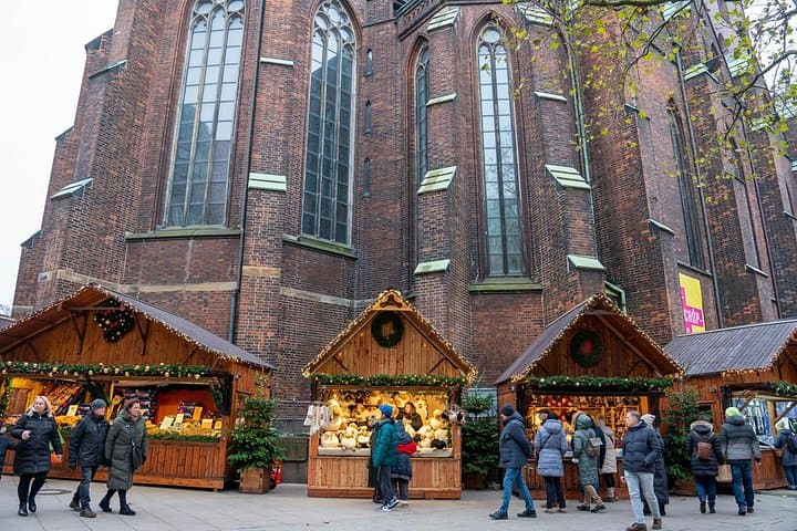 Hamburg Natale: Tour Privato a Piedi con Glühwein — foto 2