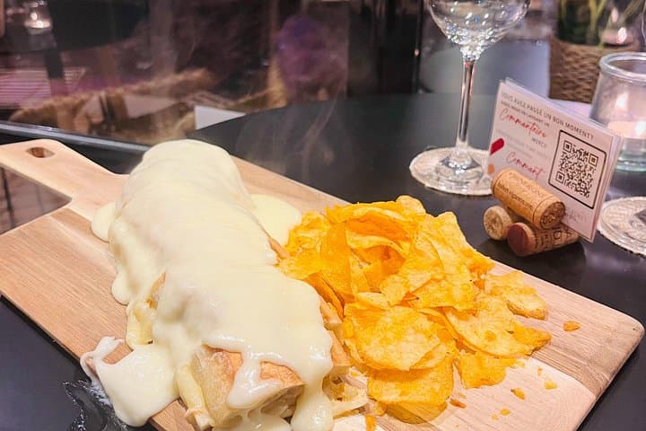 Esperienza di Vino e Gastronomia al Buio a Bordeaux — foto 3