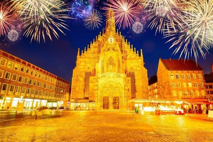 Tour Autoguiado a Pie por el Casco Antiguo de Nuremberg en Navidad