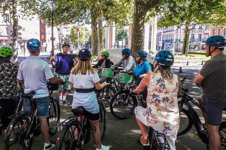 Tour in Bici Elettrica a Tolosa: Centro Città e Garonna — foto 4