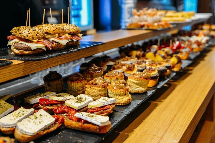 Historische Stadtführung in San Sebastian mit Pintxo und Getränk