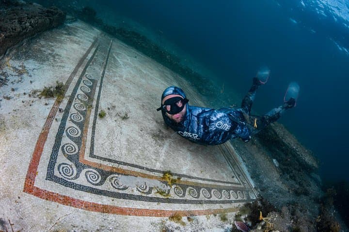 Snorkeling tra i Resti Archeologici Sommersi di Baia da Napoli — foto 5