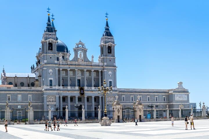 Tour Privado de las Iglesias y Catedrales de Madrid