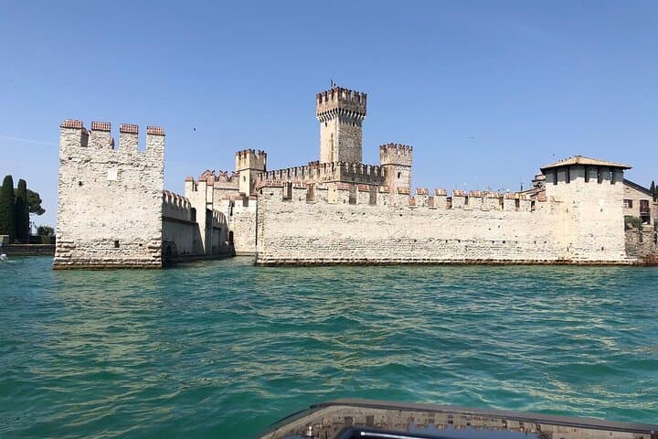 Lake Garda & Verona: Private Bootsfahrt in Sirmione