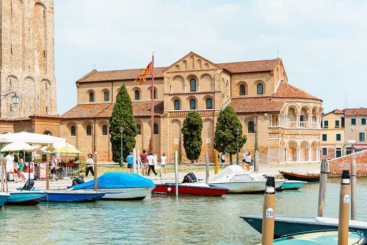 Murano-Glasbläserei und Burano-Tour ab Venedig — Foto 3