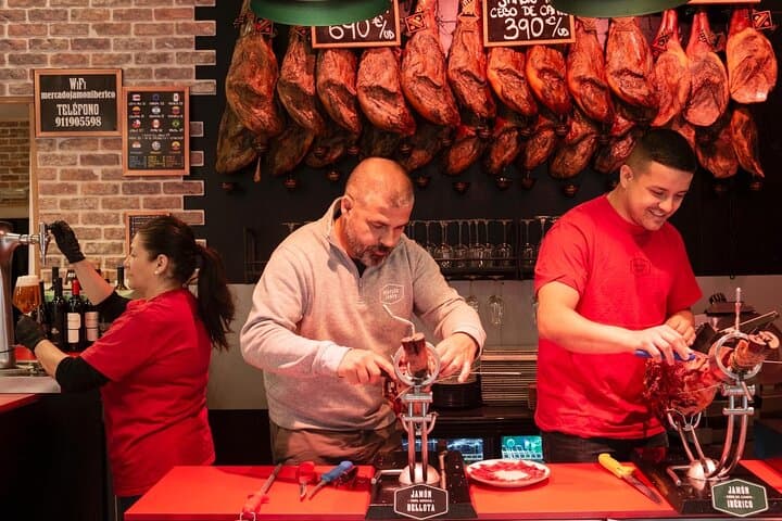 Madrid: Tour Guidato Esperto del Palazzo Reale con Tapas Opzionali — foto 4