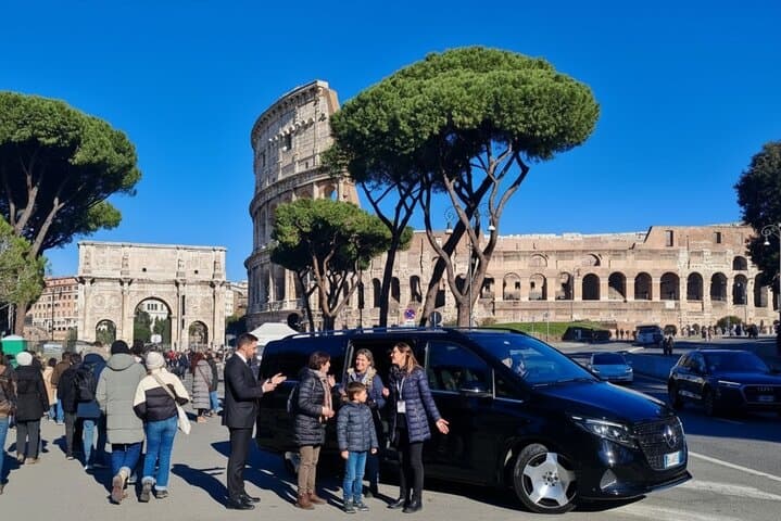 Tour Privato WOW di Roma: Vaticano, Colosseo, Piazze, Auto e Pranzo
