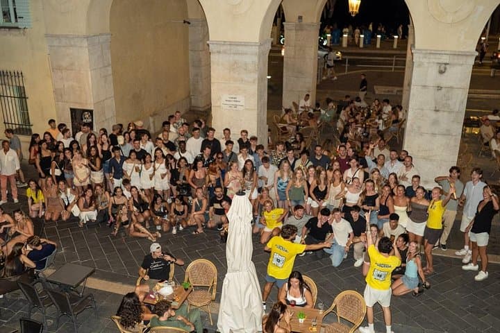 Divertente Pub Crawl a Nizza con Shot Gratuiti e Ingresso in Nightclub — foto 2