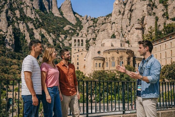 Visite privée de Montserrat avec prise en charge à l'hôtel depuis Barcelone — photo 2