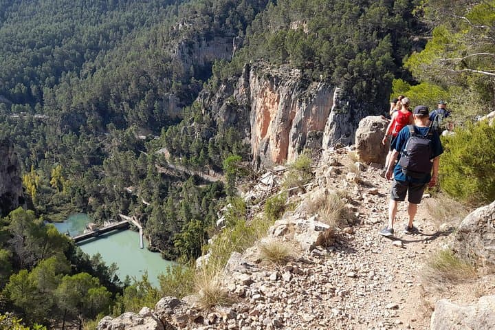 Senderismo y Baño en Aguas Termales en Montanejos