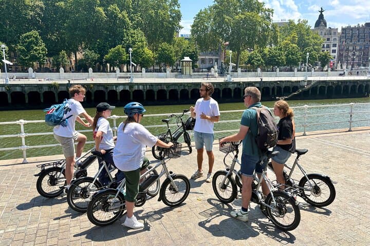 Tour in E-Bike di 3 ore tra i punti salienti di Bilbao — foto 4