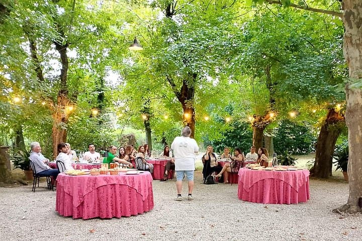 Modena: Geführte Tour durch eine Acetaia mit Balsamico-Verkostung — Foto 3