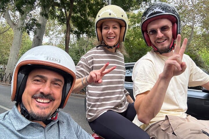 Madrid Highlights: Private Vintage Sidecar Tour (1 Stunde) — Foto 4