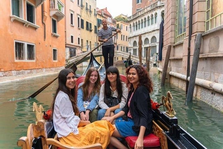 Paseo en góndola semi privado de 30 minutos por Venecia