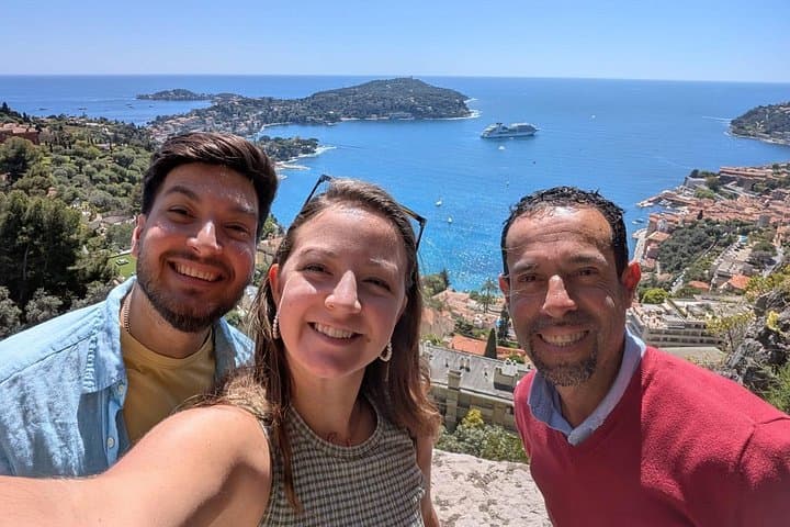 Tour privado de 7 horas en Tesla por Eze, La Turbie y Mónaco