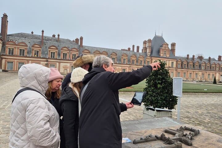 Excursión de medio día al Castillo de Fontainebleau y Barbizon desde París — foto 3