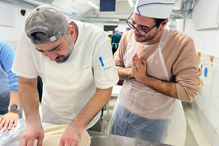 Pizza-Teig und San Marzano Soße Kochkurs in Neapel