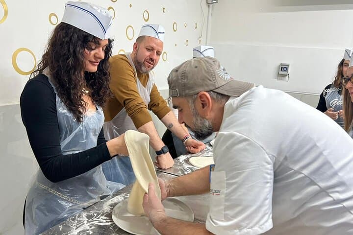 Pizza-Teig und San Marzano Soße Kochkurs in Neapel — Foto 4