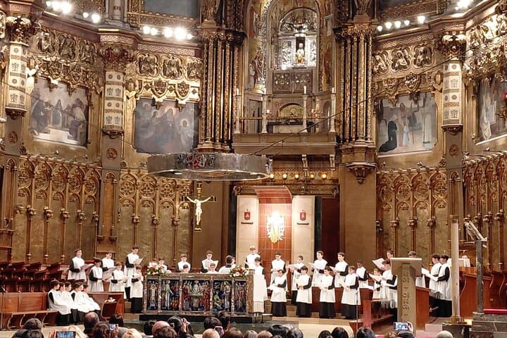 Tour Privado a Montserrat con Recogida en el Hotel de Barcelona — foto 2