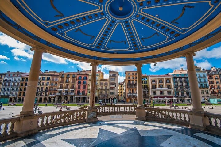 Tour Guiado por Pamplona y Vitoria — foto 3