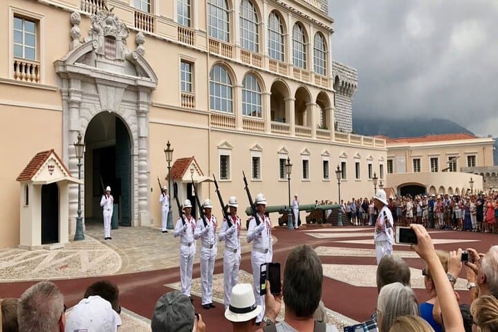 3 Länder an 1 Tag: Exklusive Private Tour durch Nizza, Èze, Monaco und Italien — Foto 3
