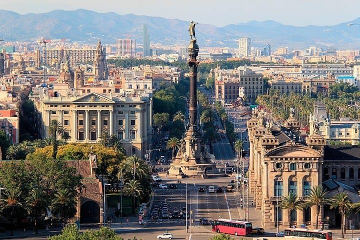 Tour Privado en Barcelona: Parque Güell y Principales Atractivos — foto 2