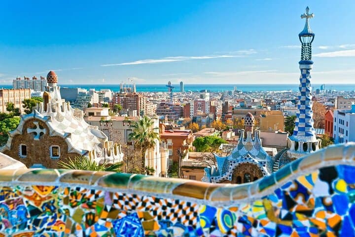Tour Privado en Barcelona: Parque Güell y Principales Atractivos