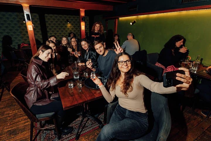 Visite des pubs à Hamburg dans le quartier de Reeperbahn — photo 3