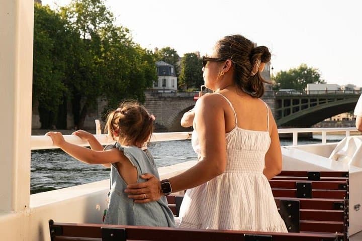 Crucero por el río Sena para niños y familias en París