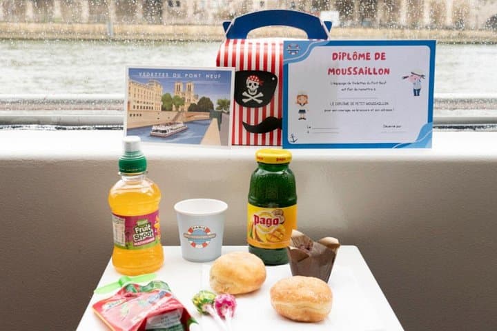 Crucero por el río Sena para niños y familias en París — foto 2