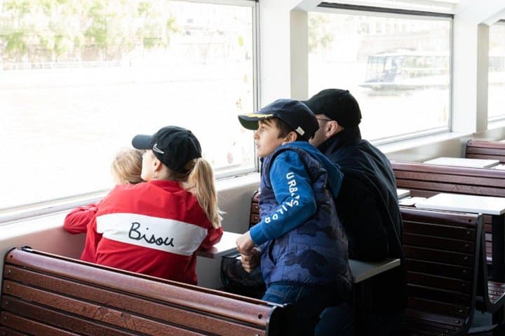 Crucero por el río Sena para niños y familias en París — foto 3